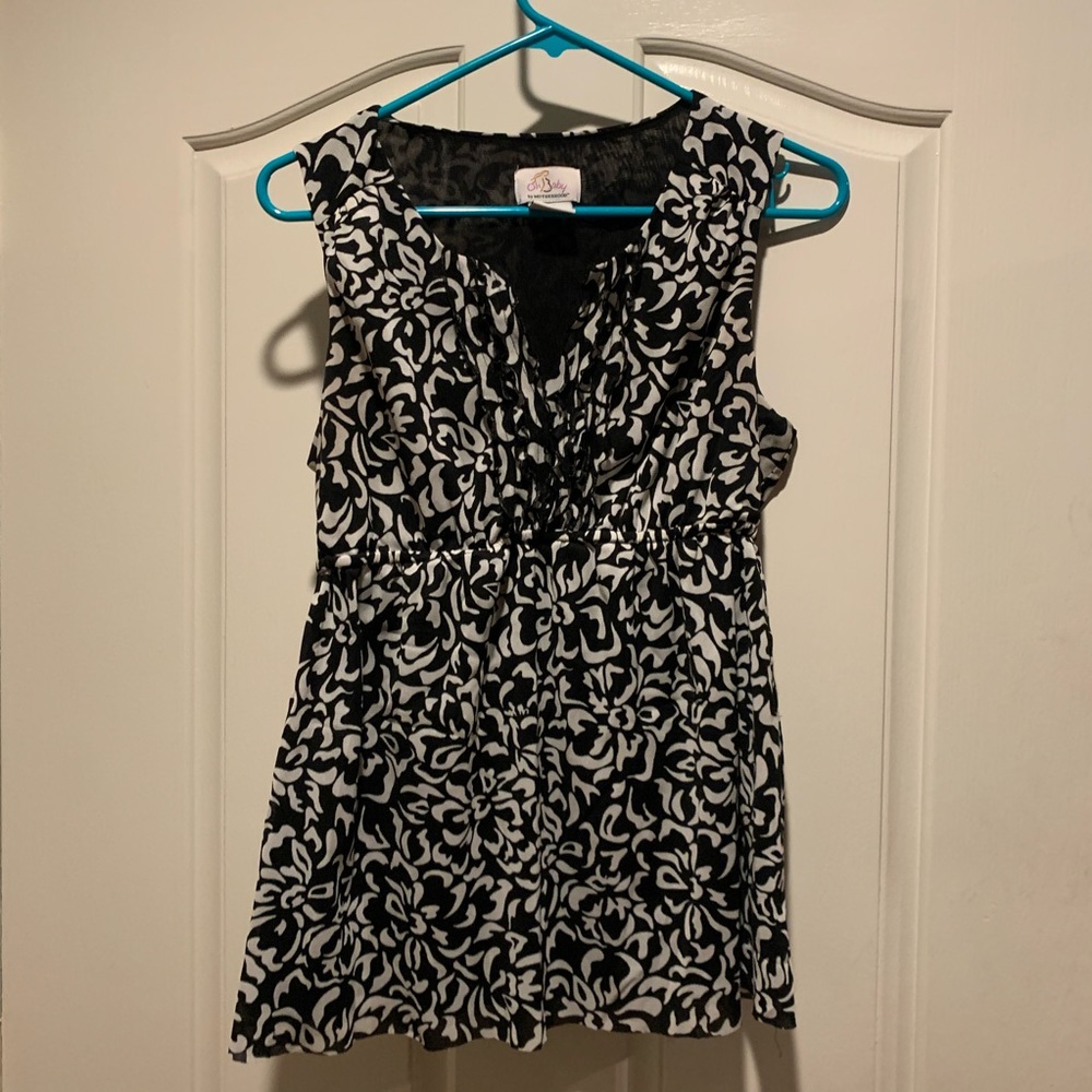 Oh Baby Maternity, Size large top.